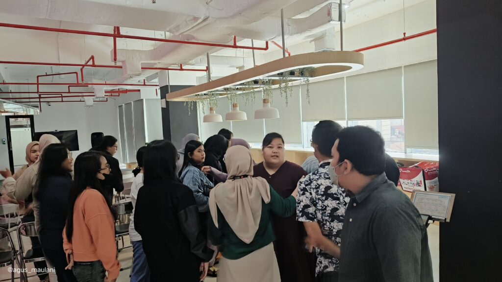 antusiasme karyawan pt inter pariwara global mengikuti cek kesehatan gratis familydr
